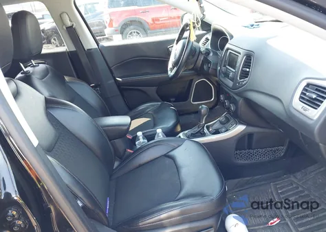 2018 Jeep Compass Latitude 4X4 из США, поврежденный, VIN 3C4NJDBB3JT254458